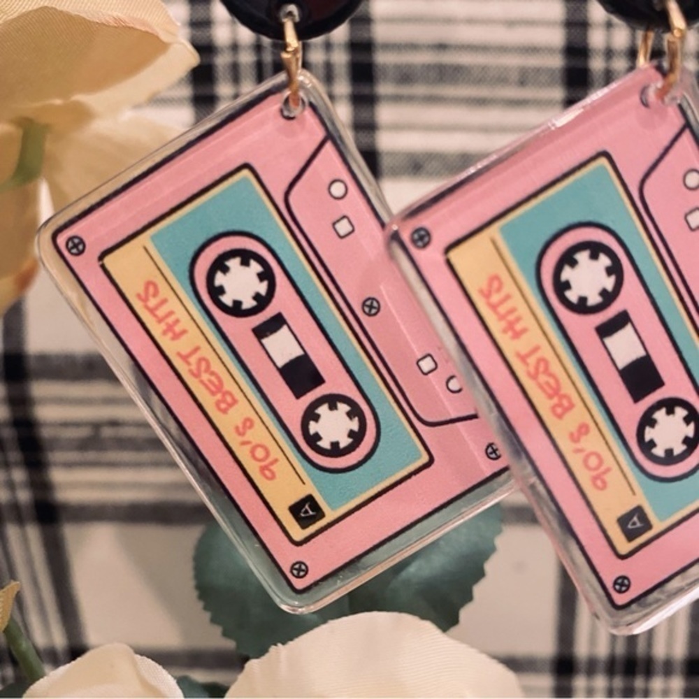 ๐
บFun 90โs Cassette Earrings - Picture 4 of 4